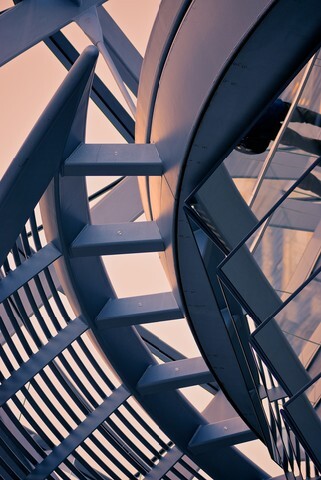 Ethmoid roof of glass, concrete and metal